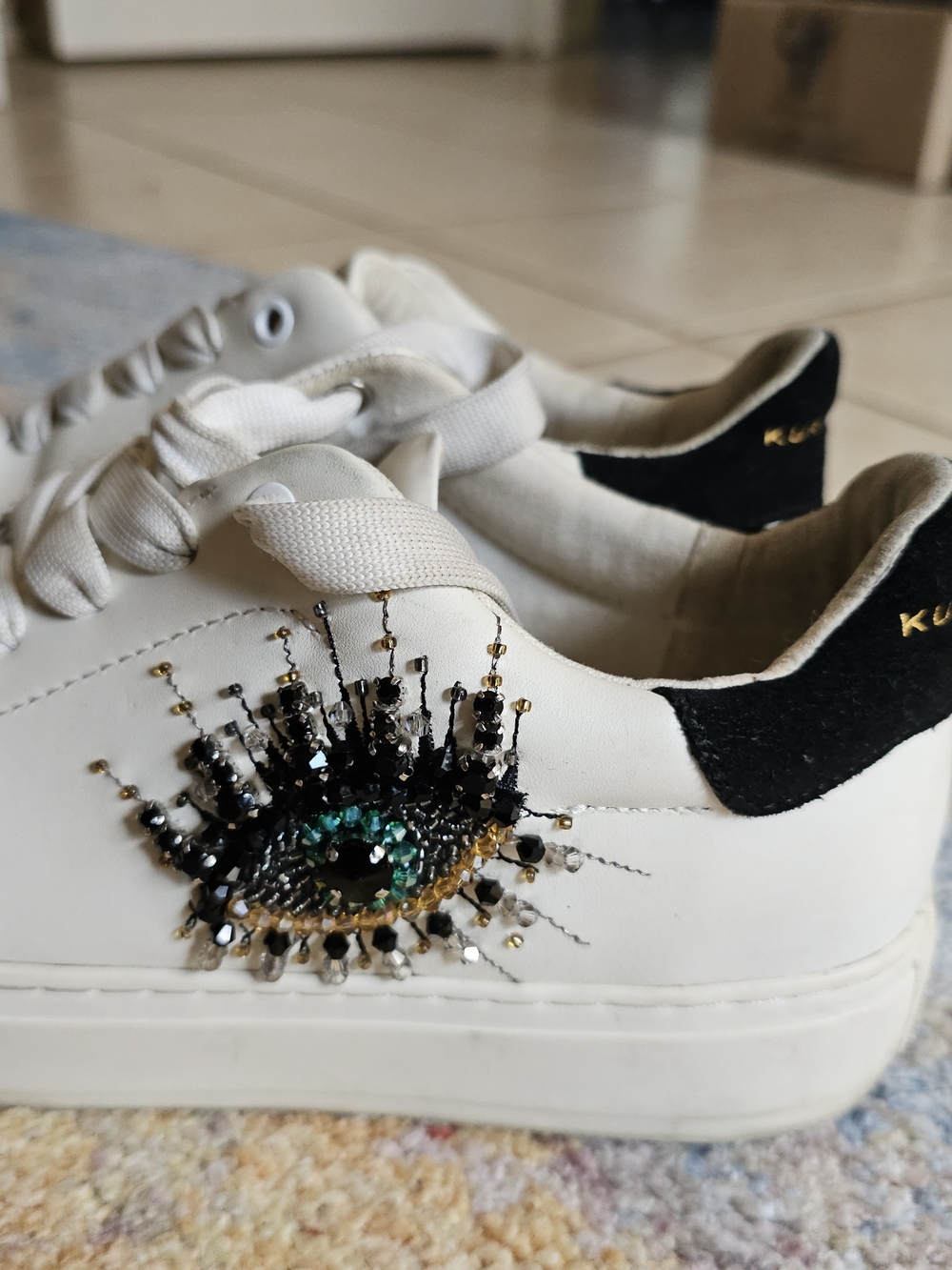 Kurt Geiger Embellished White Beaded Evil Eye London Sneakers Size Womens 9 - Picture 2 of 8